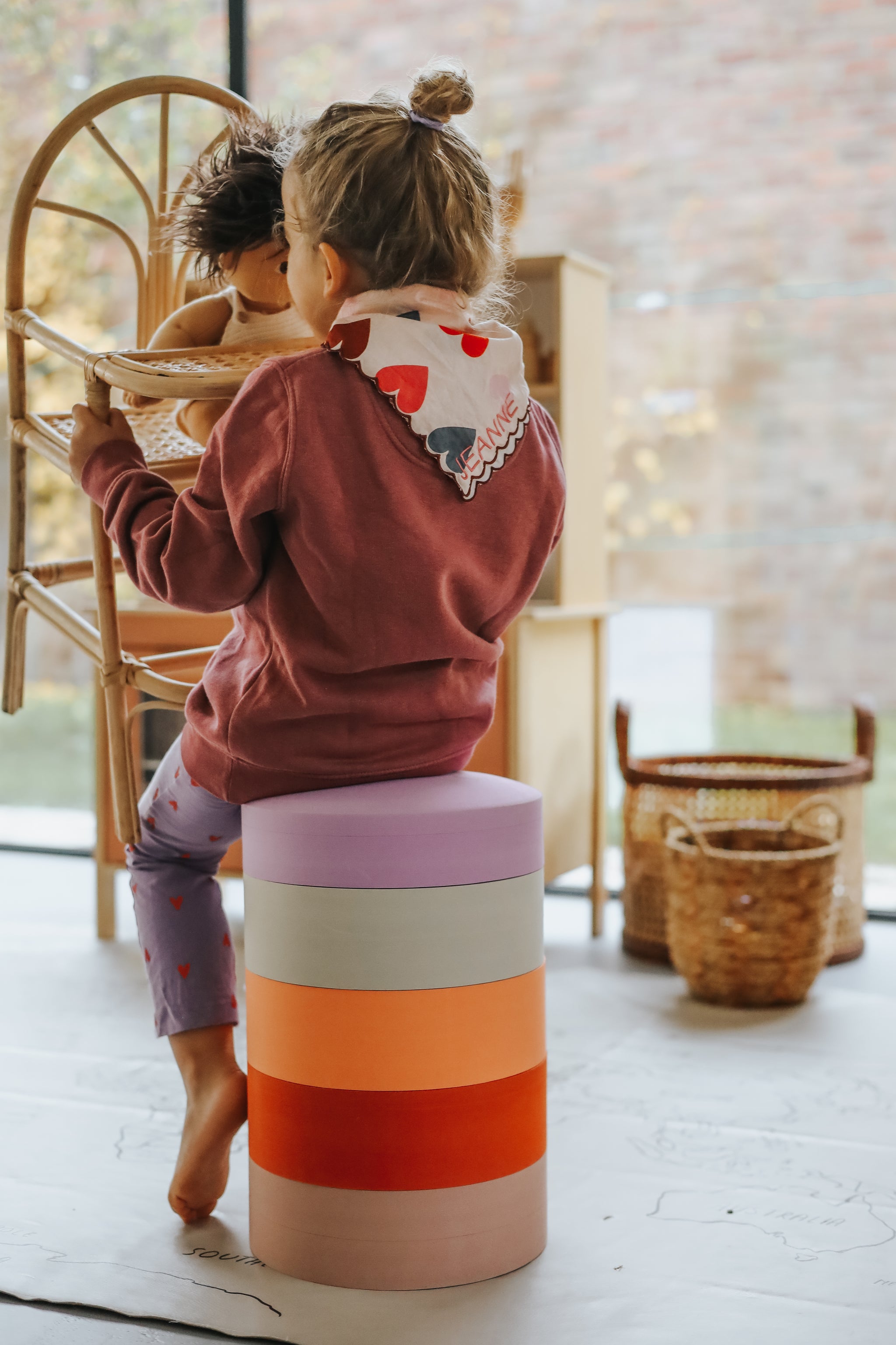 Rainbow Chair – Moes Play