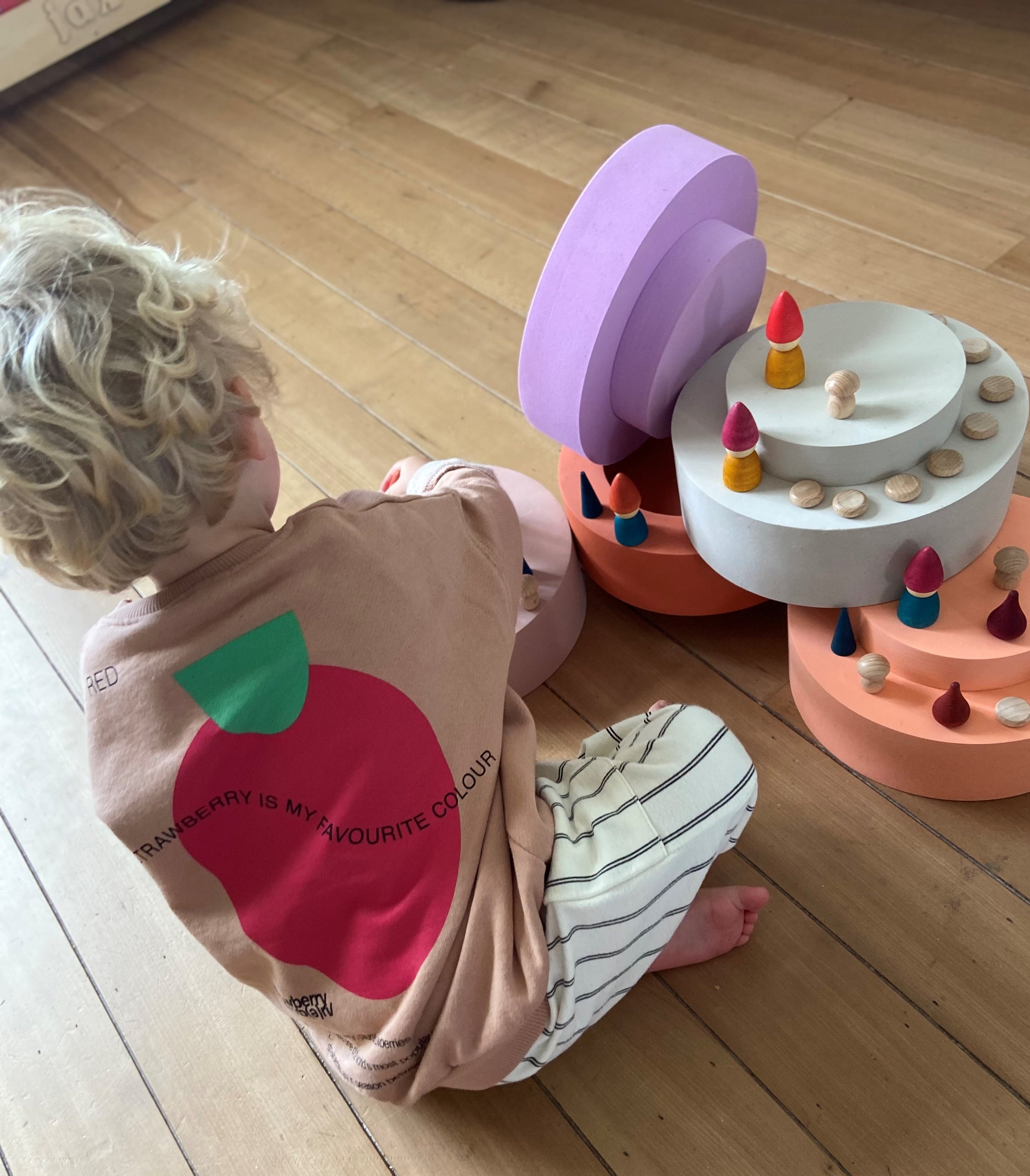 Rainbow Chair – Moes Play